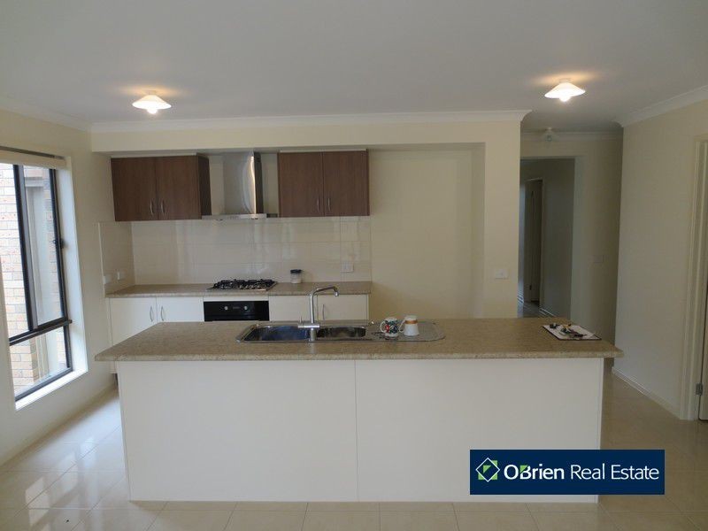 5 Heathfield Lane, Officer VIC 3809