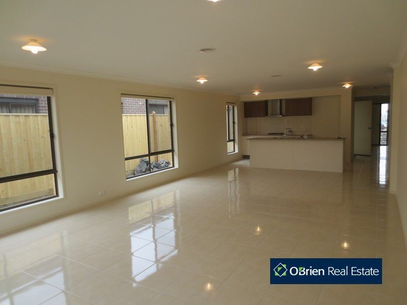 5 Heathfield Lane, Officer VIC 3809