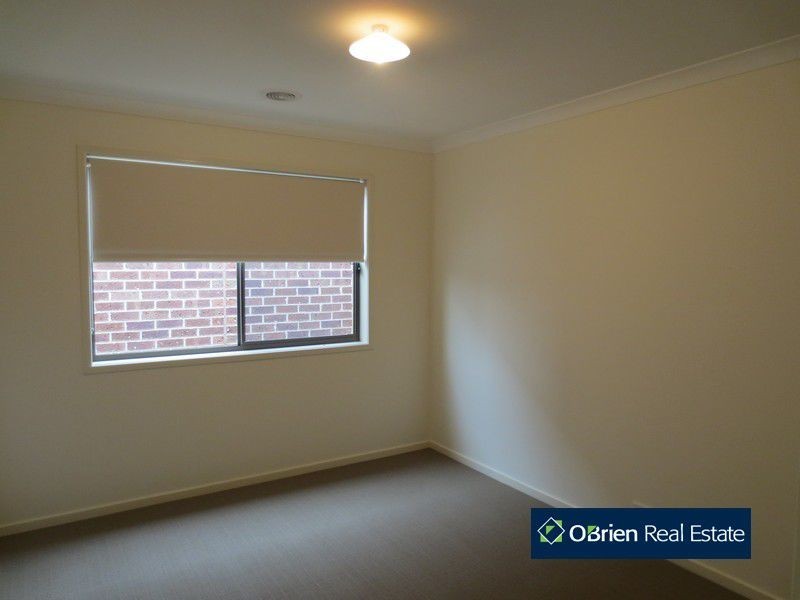 5 Heathfield Lane, Officer VIC 3809