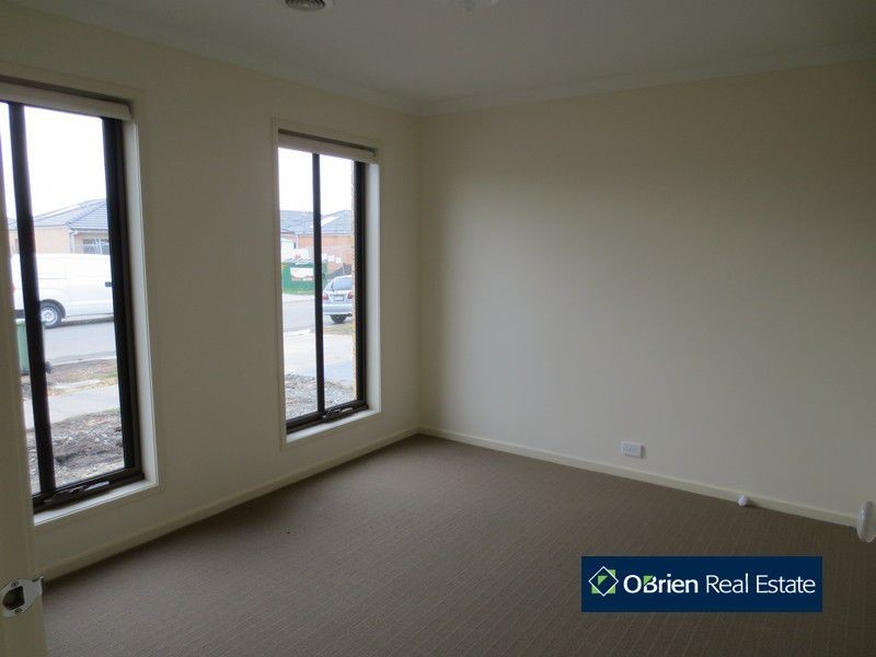 5 Heathfield Lane, Officer VIC 3809