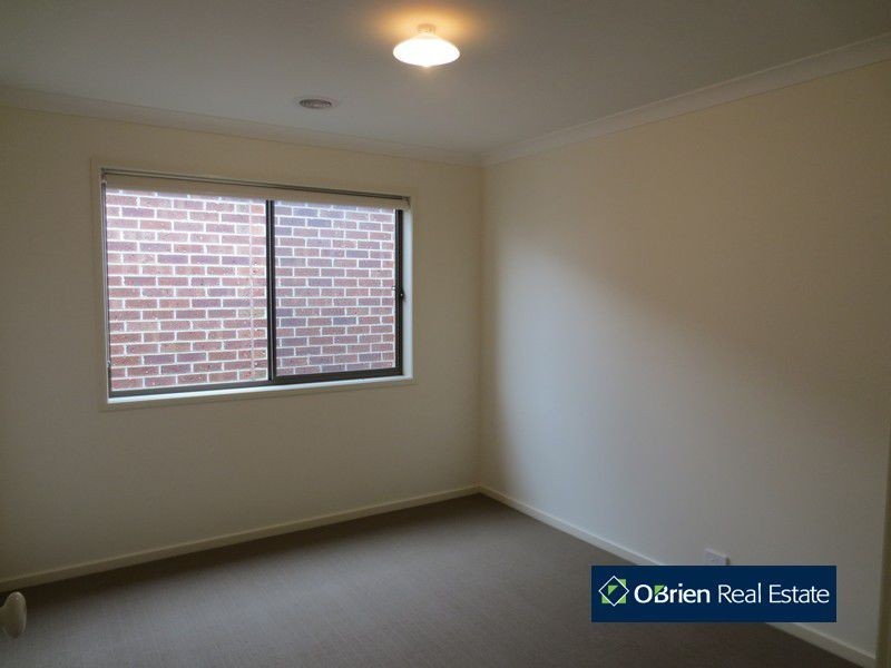 5 Heathfield Lane, Officer VIC 3809