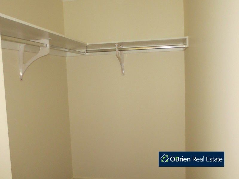 5 Heathfield Lane, Officer VIC 3809