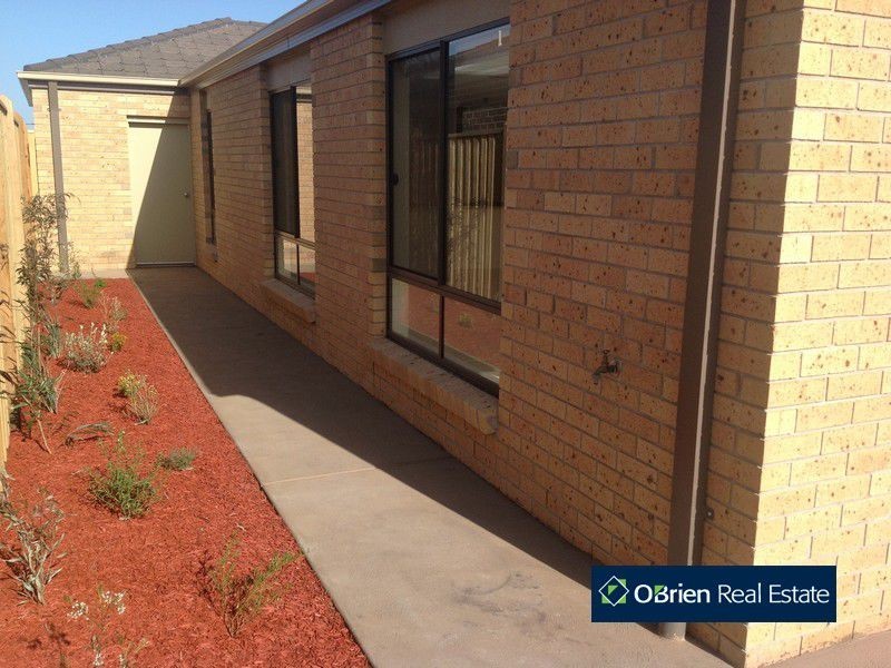 5 Heathfield Lane, Officer VIC 3809