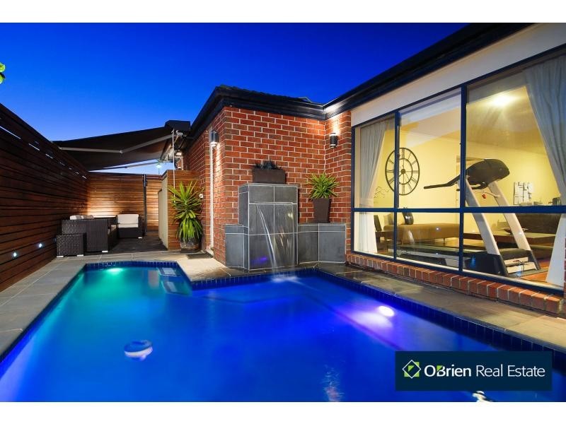 8 Harrington Drive, Narre Warren South VIC 3805