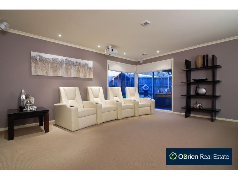 8 Harrington Drive, Narre Warren South VIC 3805