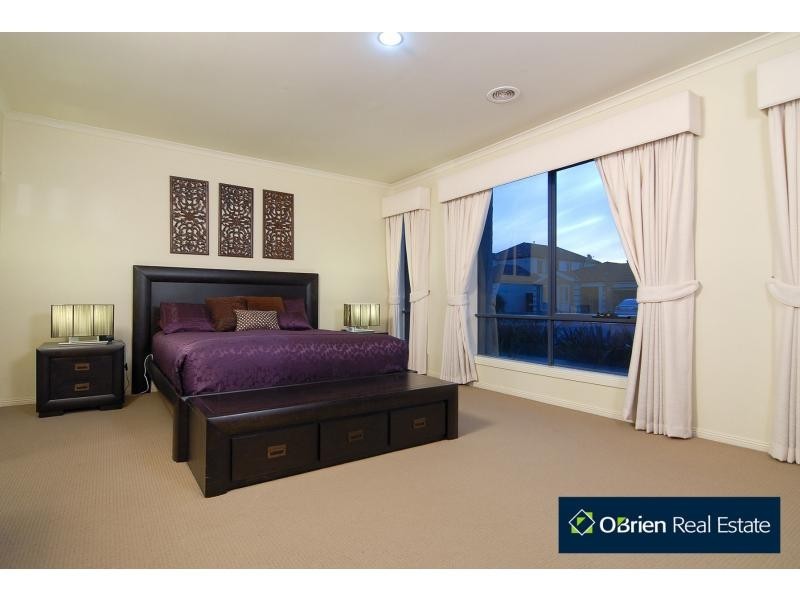 8 Harrington Drive, Narre Warren South VIC 3805