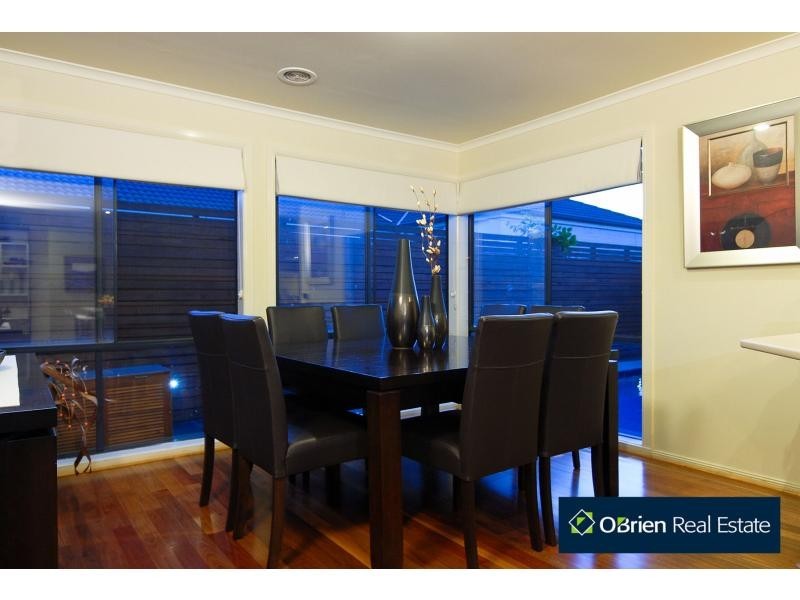 8 Harrington Drive, Narre Warren South VIC 3805