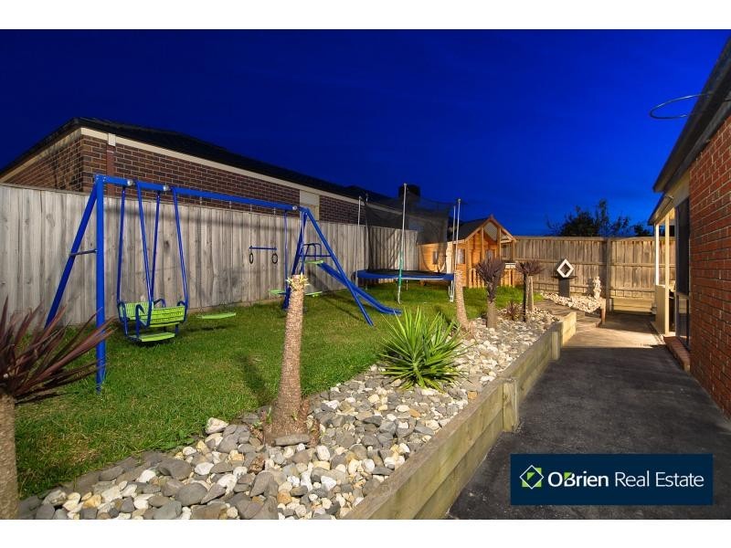 8 Harrington Drive, Narre Warren South VIC 3805