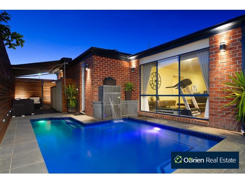 8 Harrington Drive, Narre Warren South VIC 3805