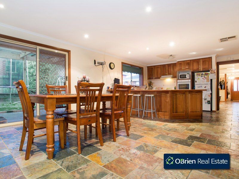 2 Redmore Court, Berwick VIC 3806