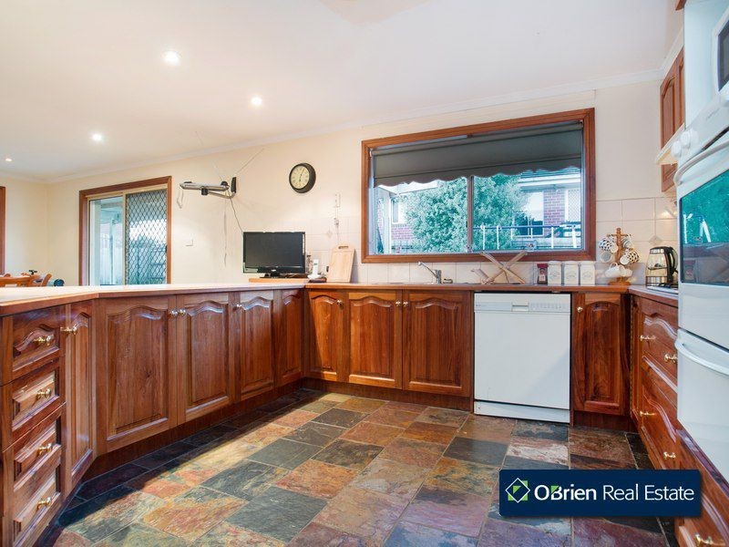 2 Redmore Court, Berwick VIC 3806