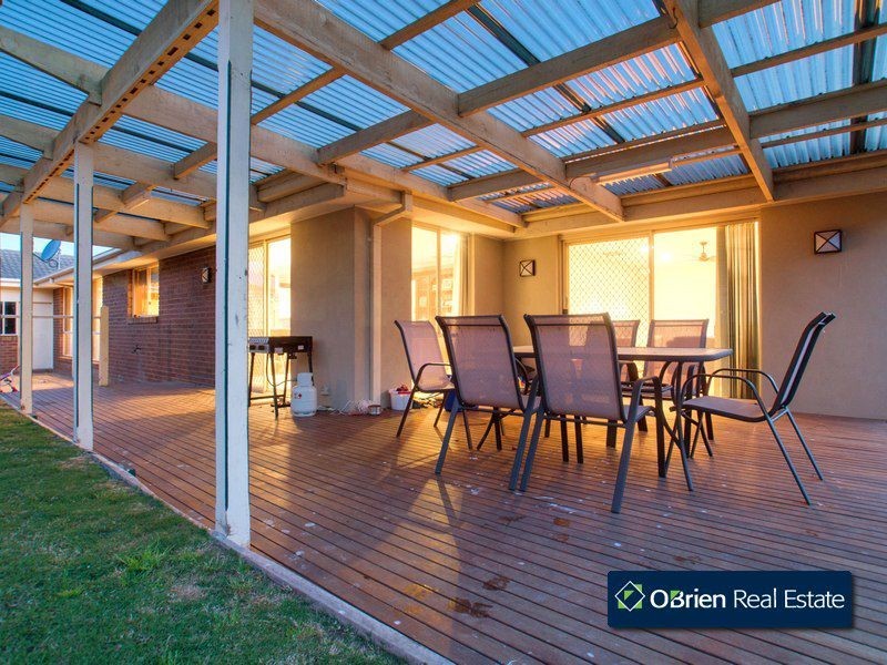 2 Redmore Court, Berwick VIC 3806