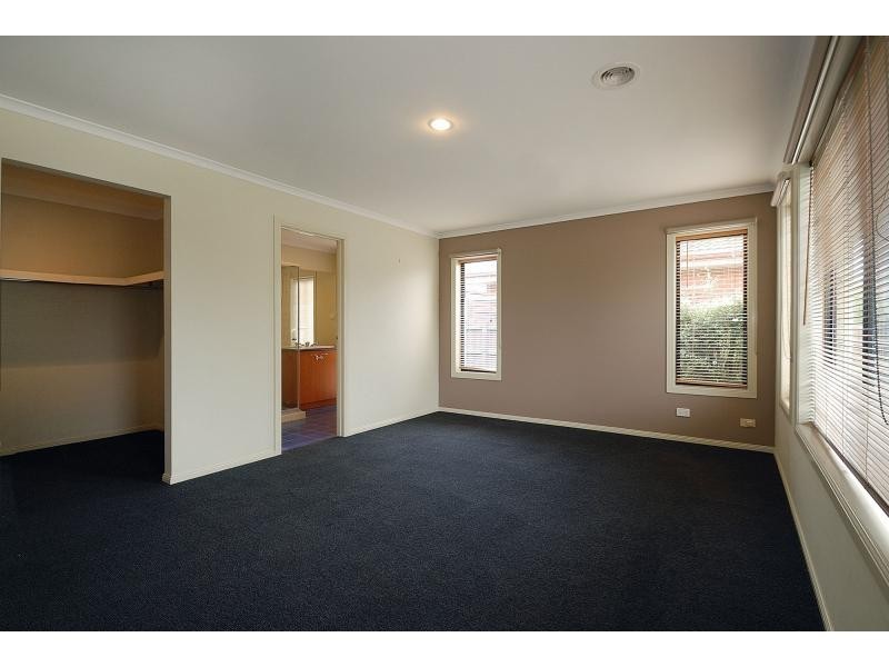 135 Bellevue Drive, Berwick VIC 3806