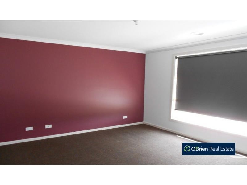 18 Scenic Avenue, Clyde VIC 3978