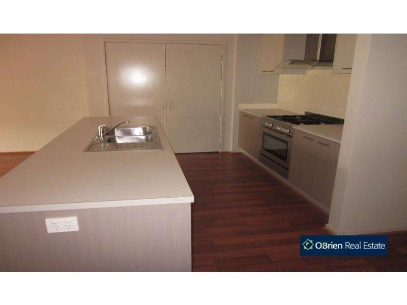 32 Downing Square, Pakenham VIC 3810