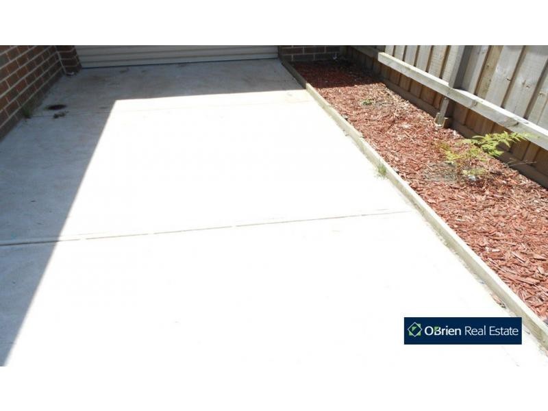 19 Evesham Street, Cranbourne North VIC 3977