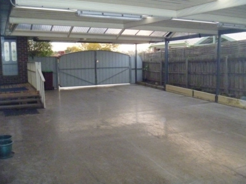 52 Lakeview Drive, Narre Warren South VIC 3805