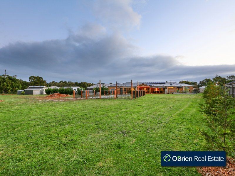 74-76 Brookvale Close, Beaconsfield VIC 3807