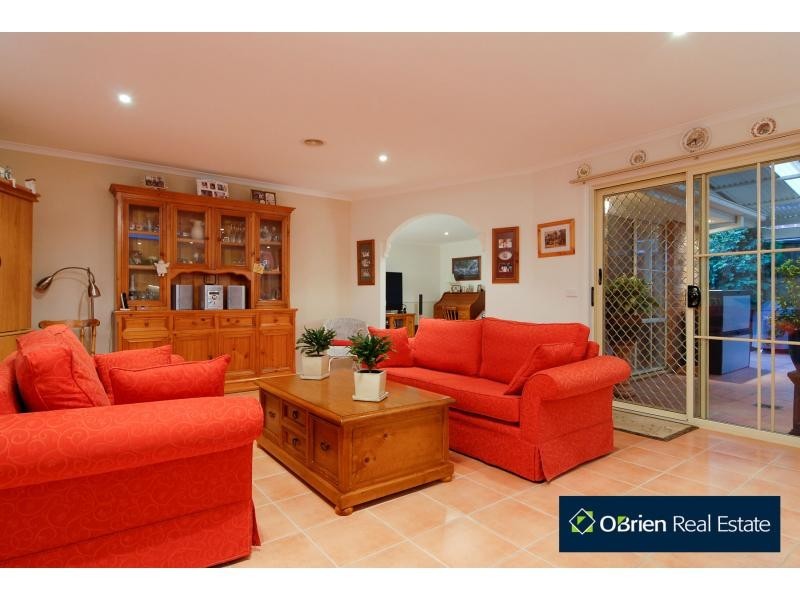 28 Champagne Grove, Narre Warren South VIC 3805