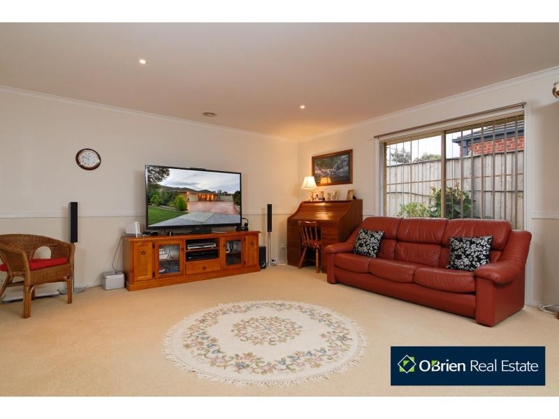 28 Champagne Grove, Narre Warren South VIC 3805