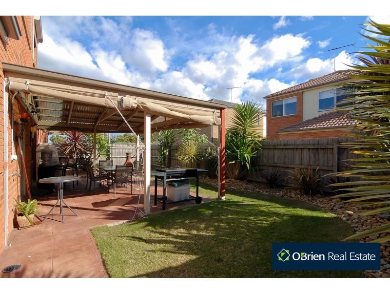 32 Amhurst Drive, Narre Warren South VIC 3805