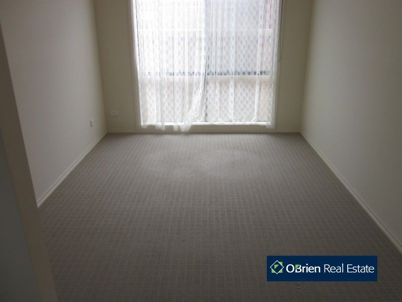 10 Tipperary Circuit, Pakenham VIC 3810