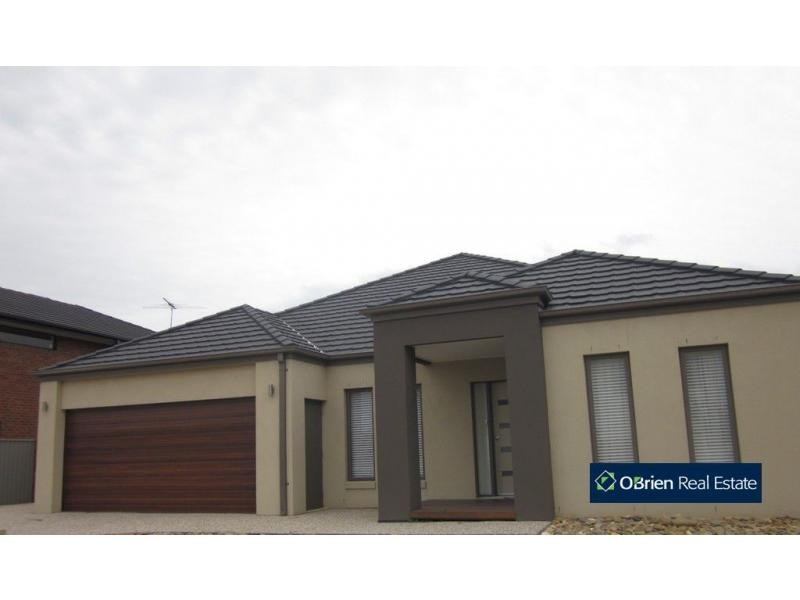 29 Cormorant Parade, Pakenham VIC 3810