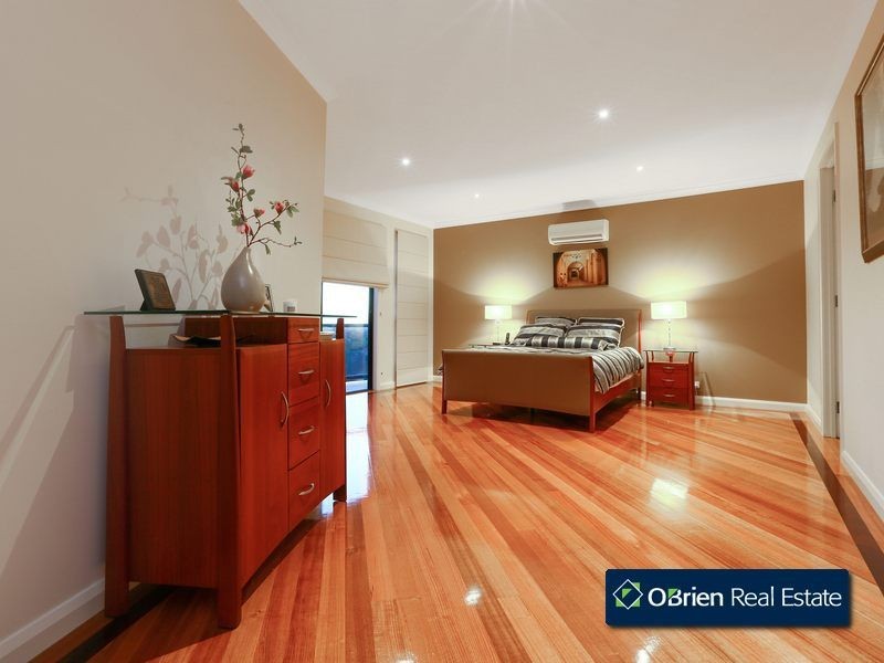 14 Hillandale Rise, Berwick VIC 3806