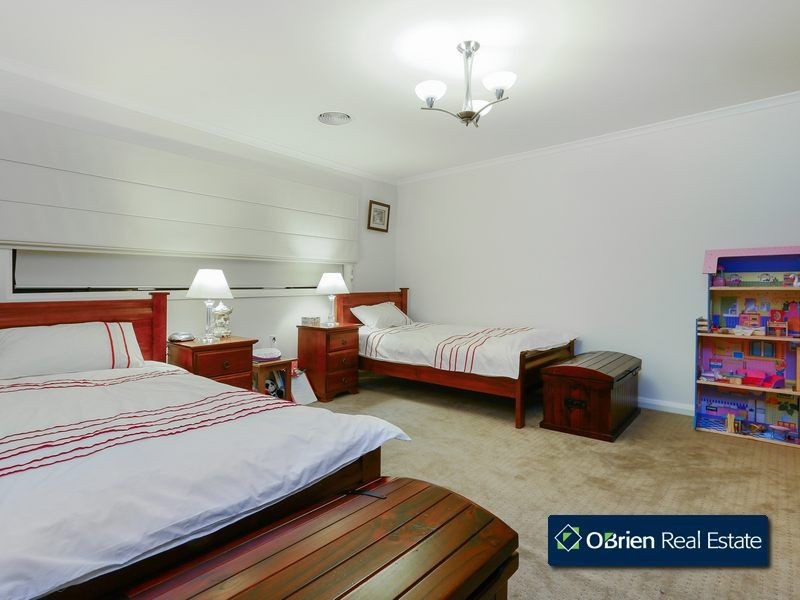 14 Hillandale Rise, Berwick VIC 3806