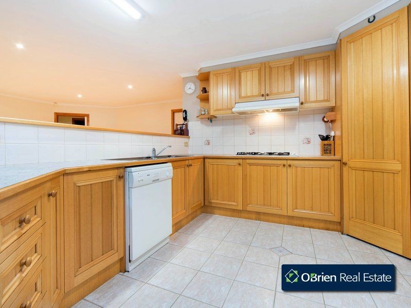 16 Hillston Court, Narre Warren South VIC 3805