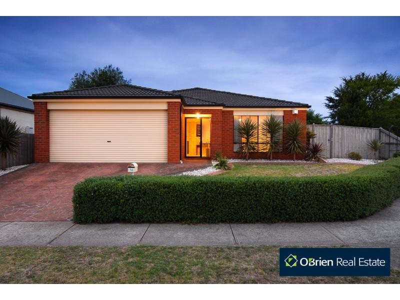 16 Norwegian Way, Narre Warren South VIC 3805