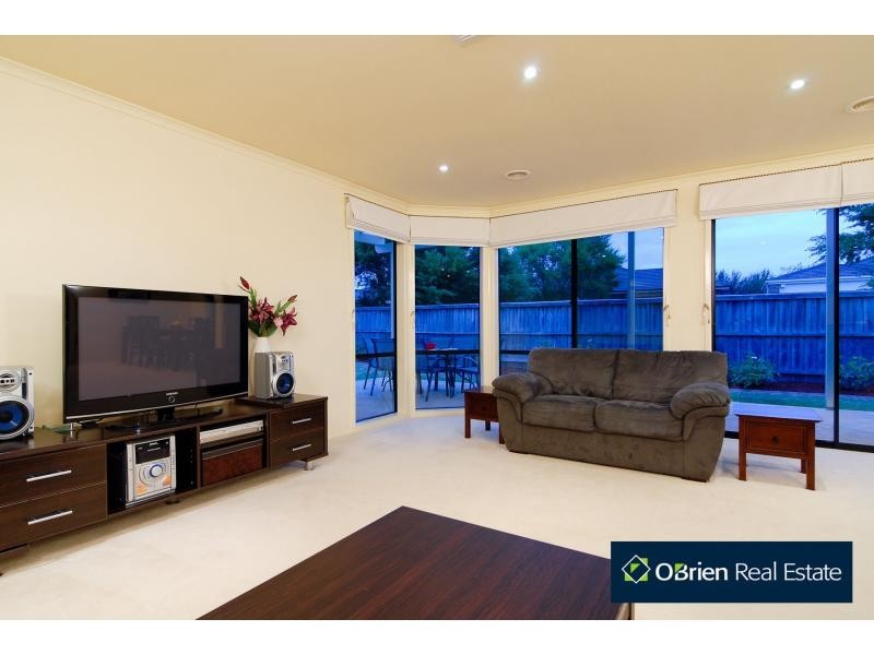 16 Norwegian Way, Narre Warren South VIC 3805