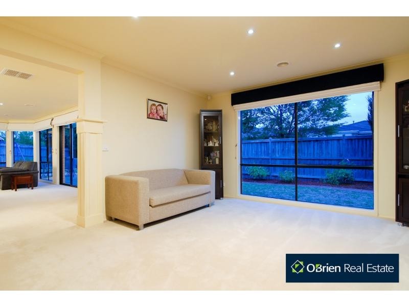 16 Norwegian Way, Narre Warren South VIC 3805