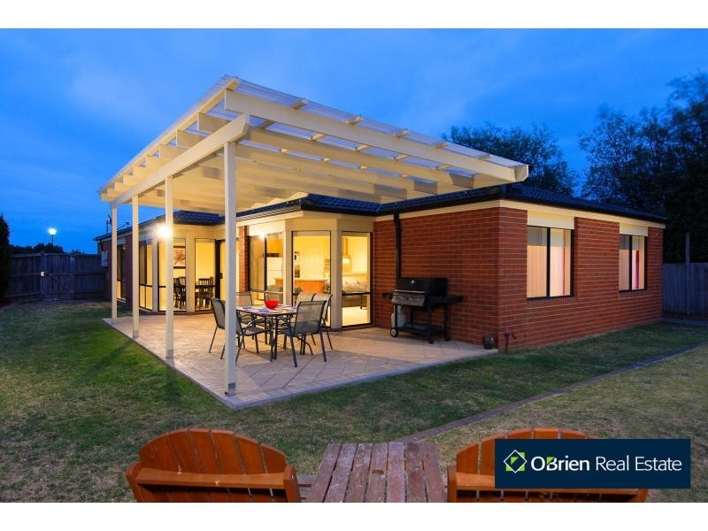 16 Norwegian Way, Narre Warren South VIC 3805