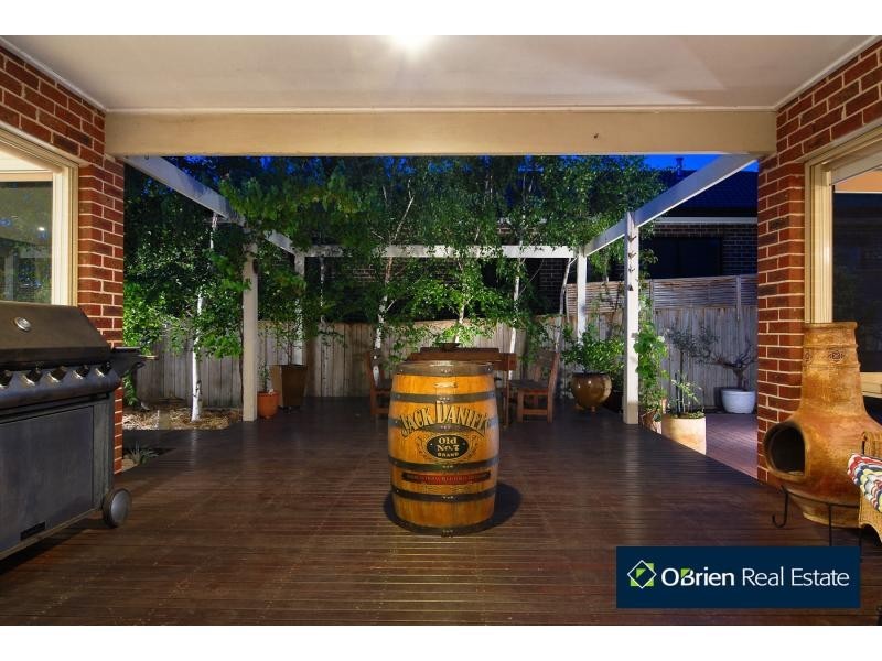 6 Lorne Court, Berwick VIC 3806