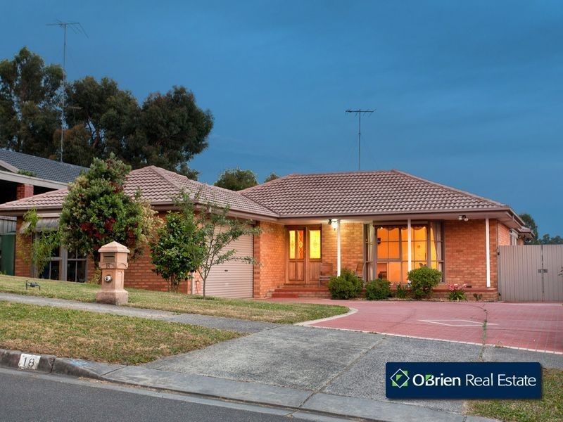 18 Michael Court, Berwick VIC 3806