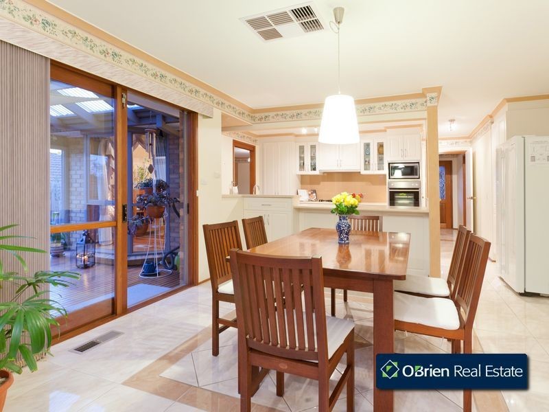 18 Michael Court, Berwick VIC 3806