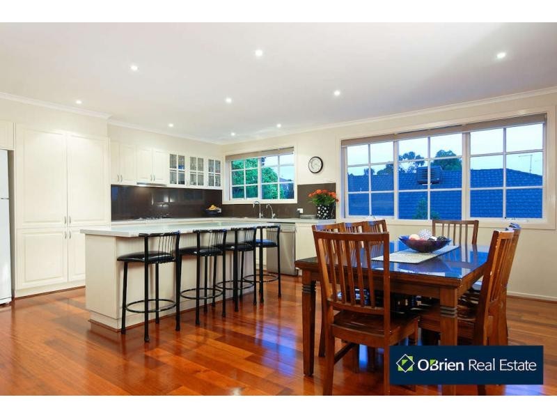 13 Outlook Drive, Berwick VIC 3806