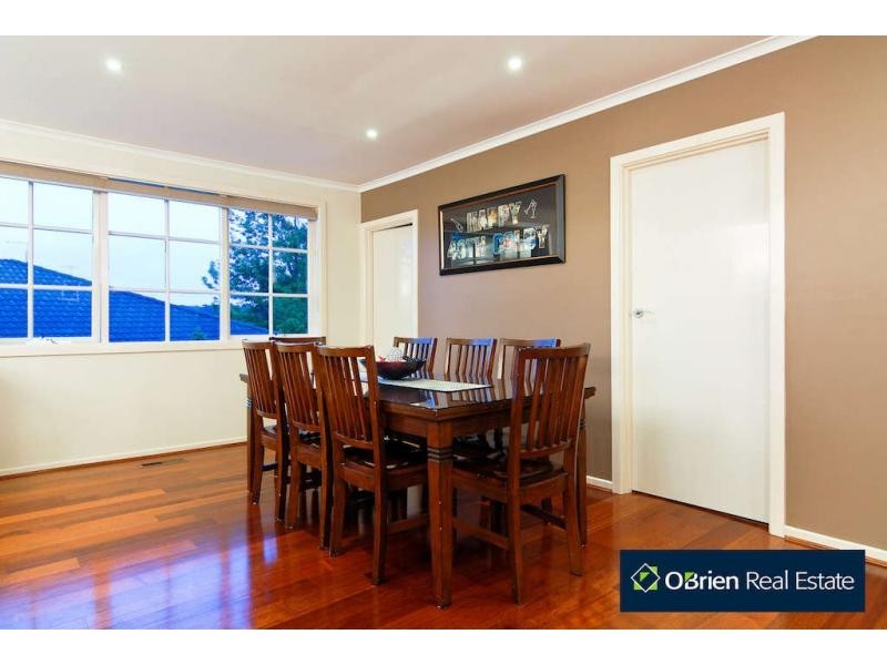 13 Outlook Drive, Berwick VIC 3806