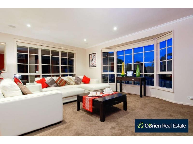 13 Outlook Drive, Berwick VIC 3806
