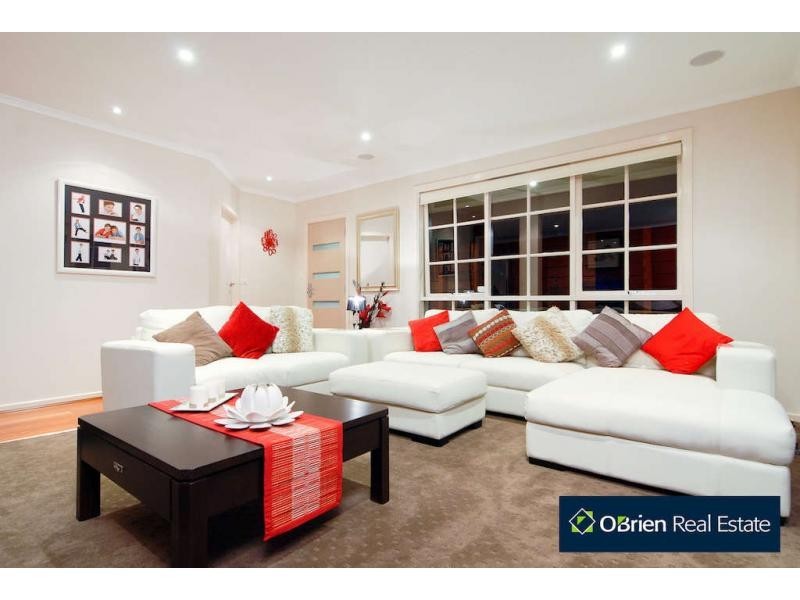 13 Outlook Drive, Berwick VIC 3806