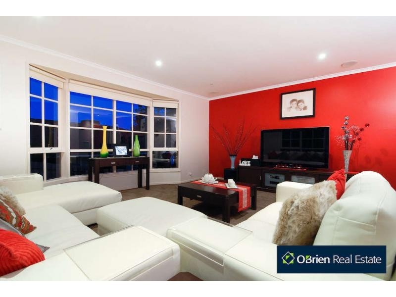 13 Outlook Drive, Berwick VIC 3806