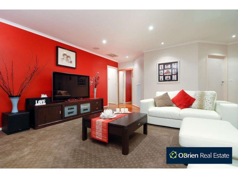 13 Outlook Drive, Berwick VIC 3806