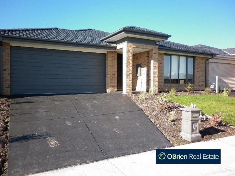122 William Thwaites Boulevard, Cranbourne North VIC 3977