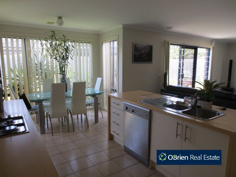 21 Phoenix Drive, Cranbourne VIC 3977