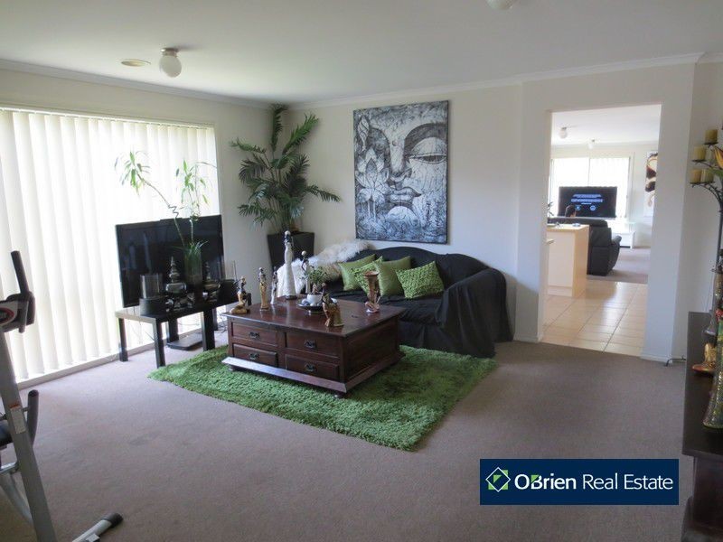 21 Phoenix Drive, Cranbourne VIC 3977