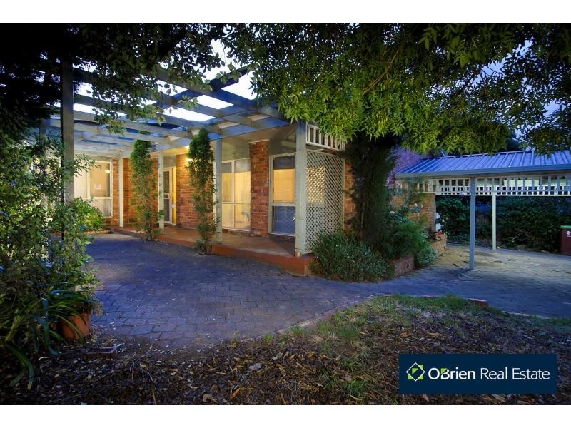 49 Saxonwood Drive, Narre Warren VIC 3805