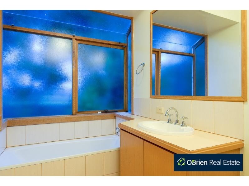 49 Saxonwood Drive, Narre Warren VIC 3805