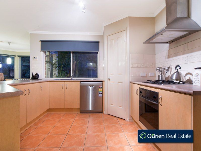 6 Dickson Mews, Berwick VIC 3806