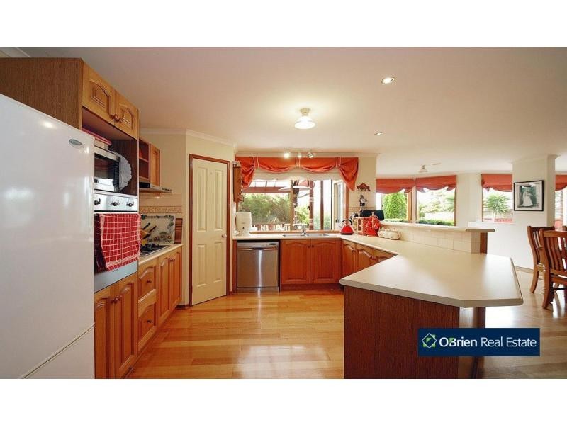36 Edgbaston Circuit, Berwick VIC 3806